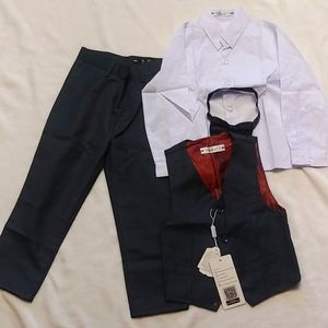 Boys 3 piece Suit with bowtie color Gray